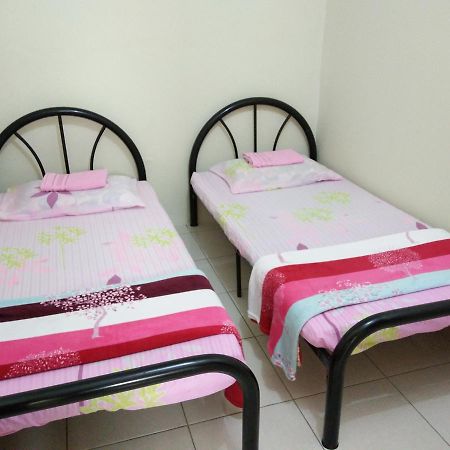 Sarinas Homestay Semporna Exteriör bild